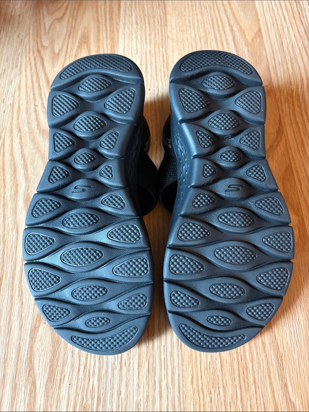 Skechers Slip-Ins Black Cross-Strap Comfort Sandals - Picture 3 of 4
